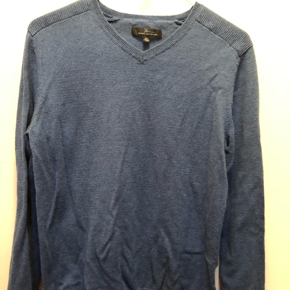 NWOT Marc Anthony vneck sweater blue